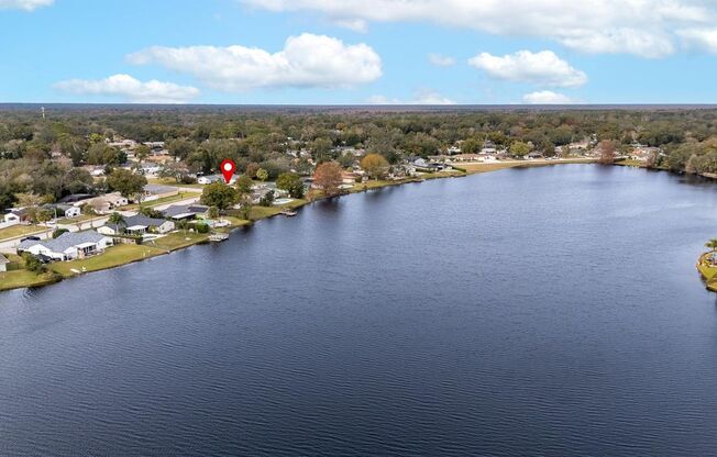 Lakefront Living in Longwood – Winsor Manor