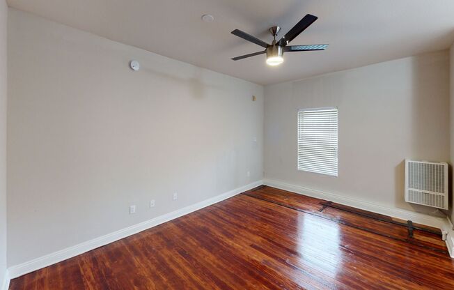 Studio, 1 bath, 400 sqft, $1,295, Unit 304