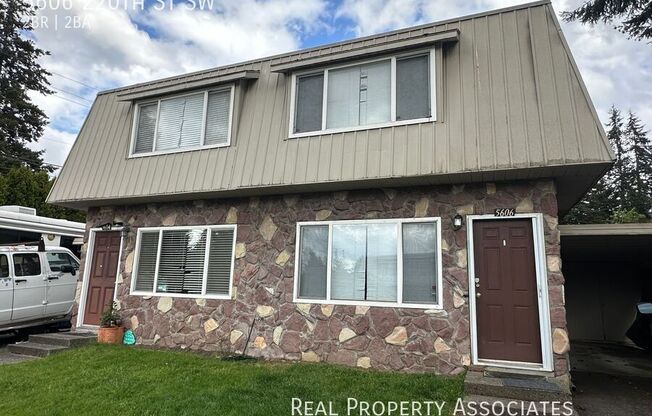 5606 220 ST SW
