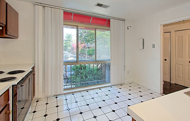 3 beds, 2.5 baths, 1,400 sqft, $3,750, Unit 1