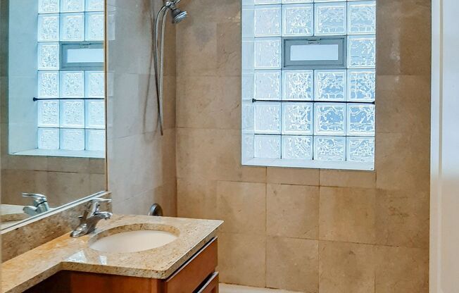 1 bed, 1 bath, 783 sqft, $2,350, Unit 4867-2E