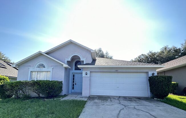 Beautiful 4 bedrooms 2 baths single family home Located In Groveland  FL!