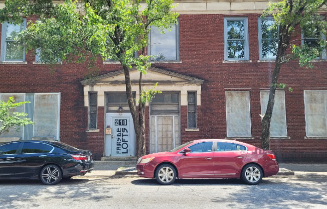 210 WALKER ST SW