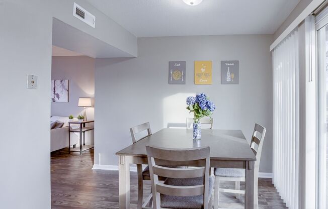 East Sheridan Apartments: Your Ideal Furnished Home in the Heart of Downtown Papillion