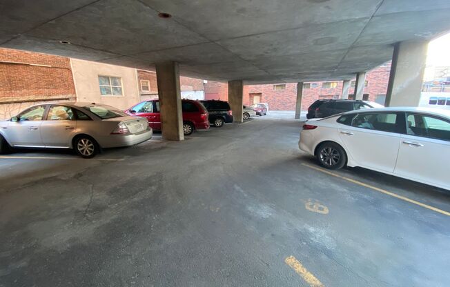 3 beds, 2 baths, $3,260, Unit 1616 - 7D