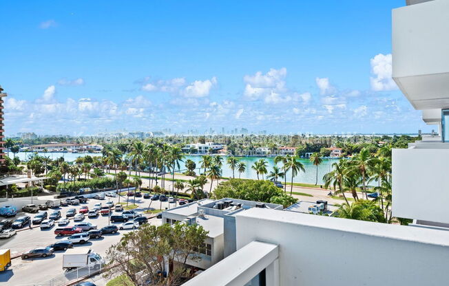 5313 Collins Ave