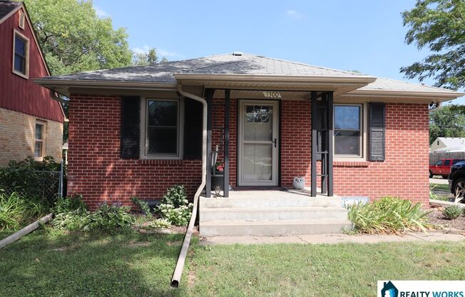 3 beds, 1 bath, $1,800