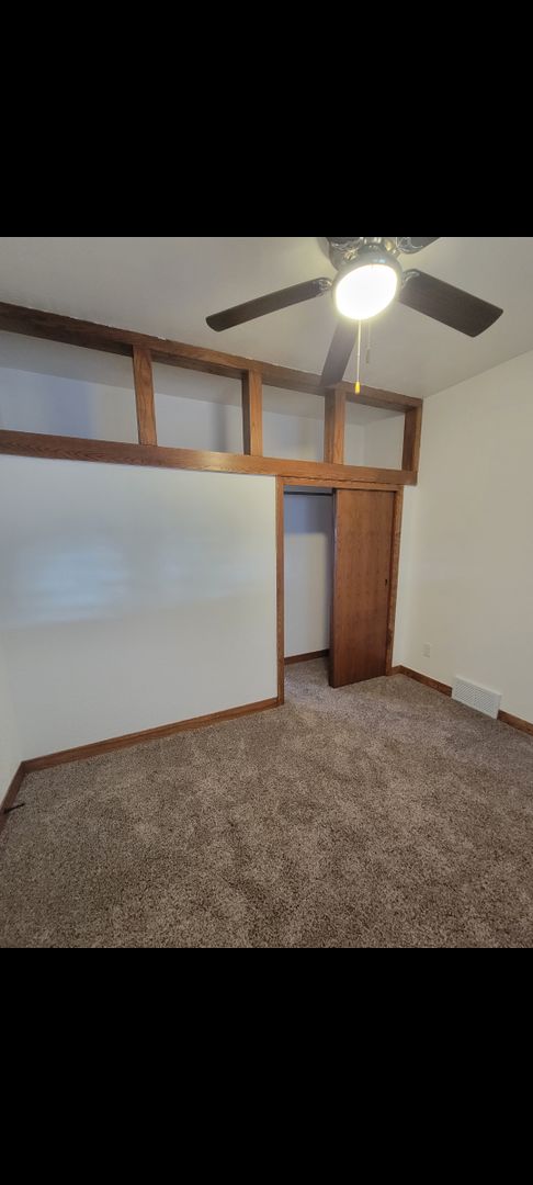 2 beds, 1 bath, $1,100