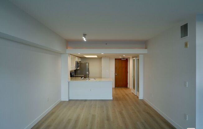 1 bed, 2 baths, 882 sqft, $4,295, Unit 619