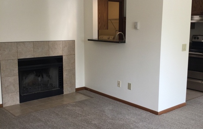 2 beds, 1 bath, 950 sqft, $1,750, Unit 7654CB