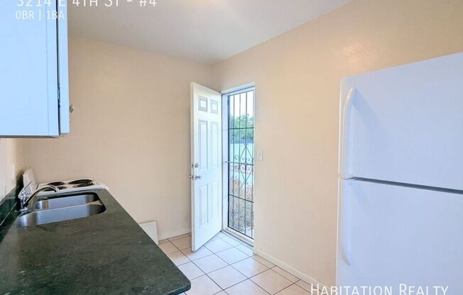 3214 E 4 ST