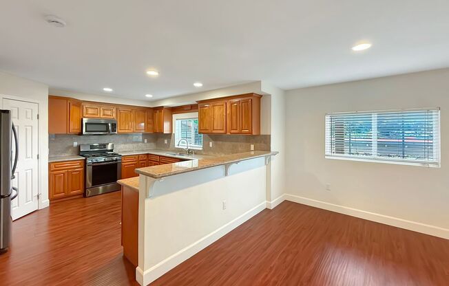 Spacious 7BR/4.5BA Home with Expansive Backyard, Oversized Garage & Shed – 3,500 Sq Ft