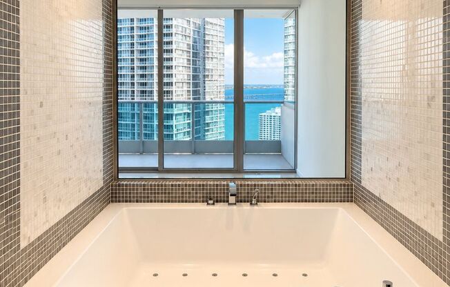 1 bed, 1.5 baths, $4,300, Unit UNIT 3306