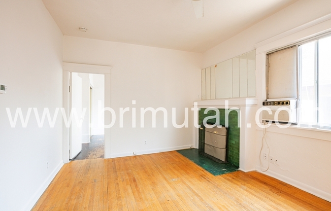 305 S Douglas St Apt 4