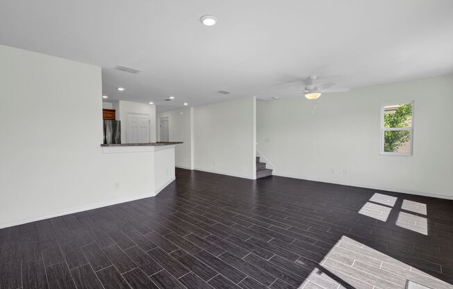 2/ 2 CONDO IN NORT FORT MYERS ANNUAL RENTAL UNFURNISHED