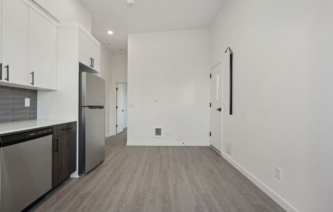 1 bed, 1 bath, 420 sqft, $1,495, Unit 16