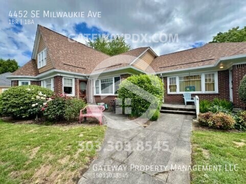 4452 SE MILWAUKIE AVE