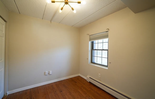 3 beds, 2 baths, 1,156 sqft, $3,800, Unit 41A