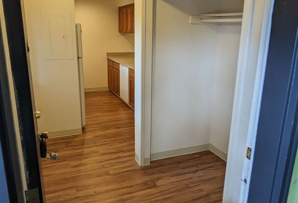 1 bed, 1 bath, 650 sqft, $1,200, Unit 04