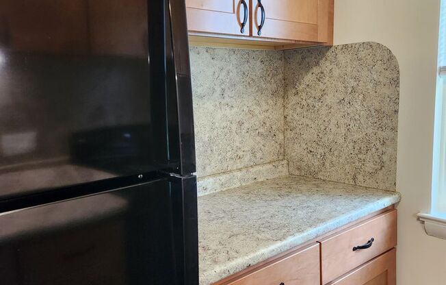 2 beds, 1 bath, 859 sqft, $1,450, Unit GL46007