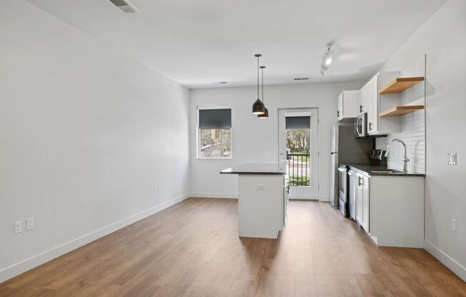 1 bed, 1 bath, 690 sqft, $1,365, Unit 103