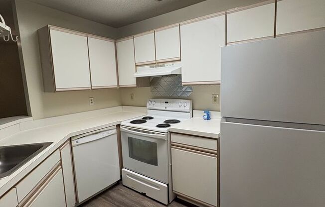 Charming 2 Bedroom/ 1 Bathroom Condo in Parkville, MD!