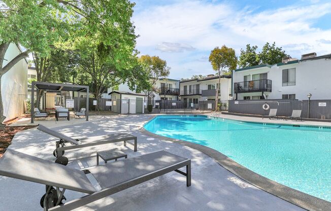 2 beds, 1 bath, 880 sqft, $1,695, Unit 141