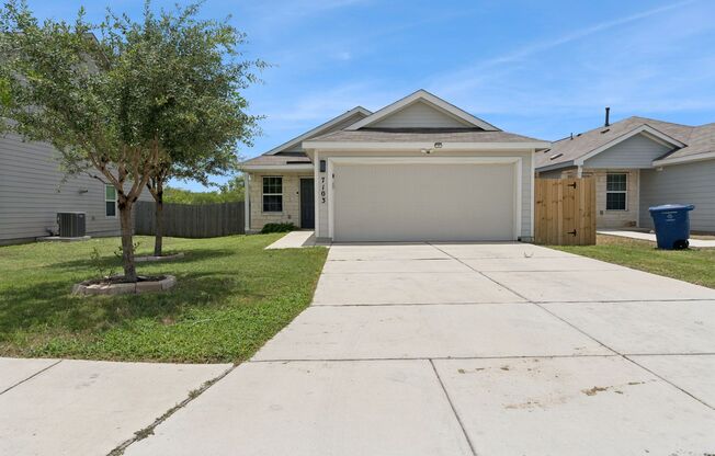 Charming 3-Bedroom Home with Spacious Backyard Deck – 7103 Cozy Run, San Antonio
