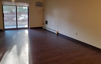 1 bed, 1 bath, 640 sqft, $1,051, Unit VC-215