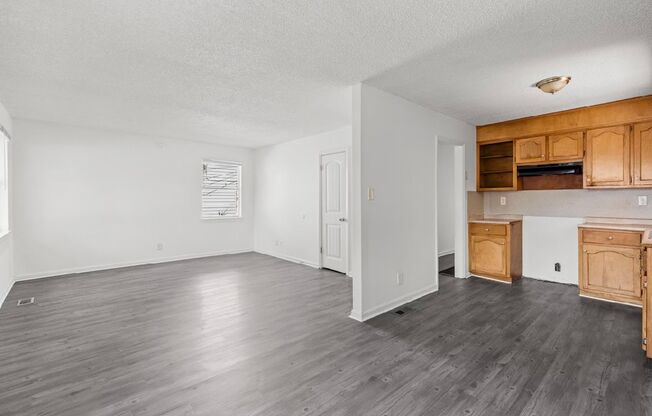 3 beds, 1 bath, $1,250