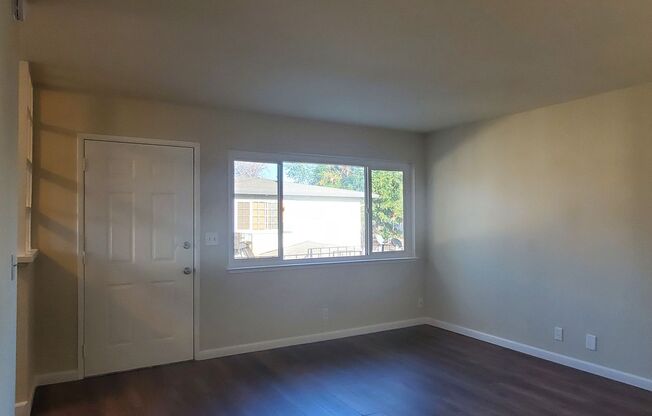 2 beds, 1 bath, $2,495, Unit 4