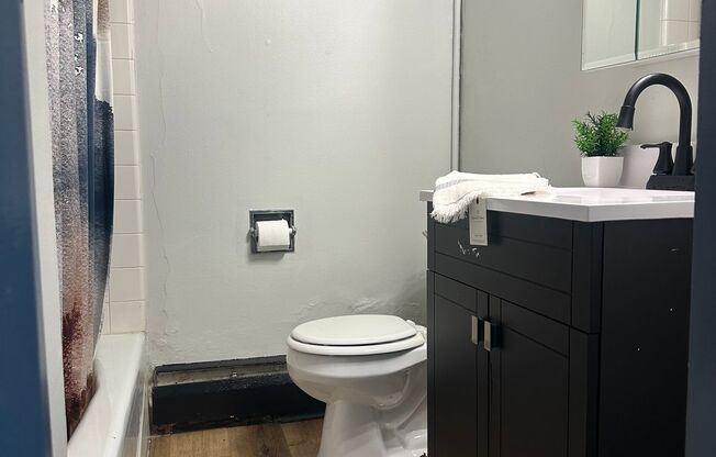 1 bed, 1 bath, 600 sqft, $1,040, Unit 308-1