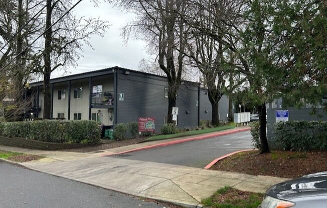 Multnomah Manor (MMA)