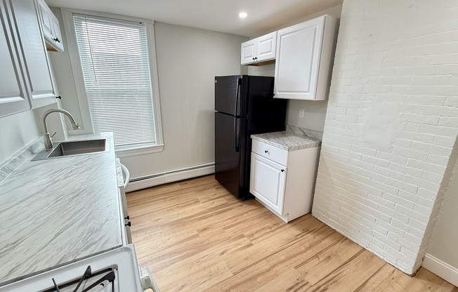 11 ALT LINDEN ST