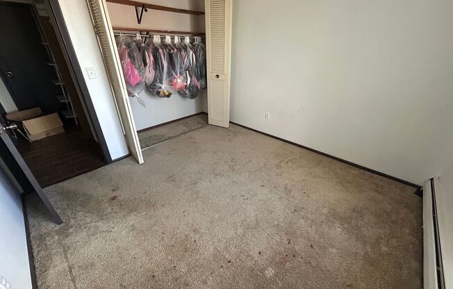 2 beds, 1 bath, $1,295, Unit 103