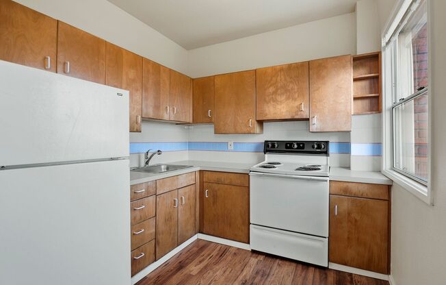 Studio, 1 bath, 400 sqft, $1,250, Unit C03