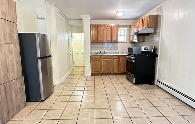 2 beds, 1 bath, 900 sqft, $2,100, Unit 1