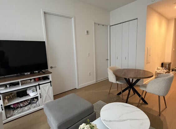 180 Water St 419