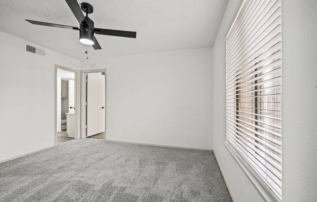 3 beds, 2 baths, 1,123 sqft, $1,600, Unit F-04
