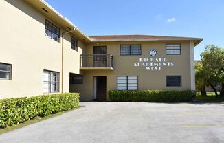 AVAILABLE NOW: For Rent - 2/2 Apartment for $2,200 in Hialeah near Westland Mall