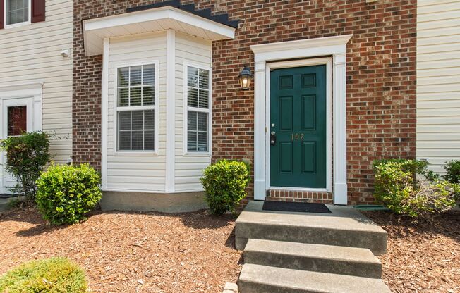 Charming 3BR Townhome in Fantastic Apex Location!