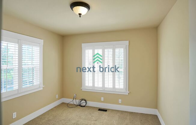 3 beds, 1 bath, $2,695