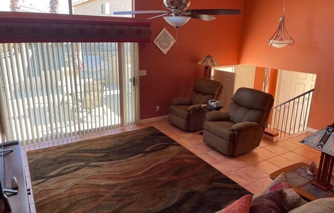 2 beds, 2 baths, $1,600