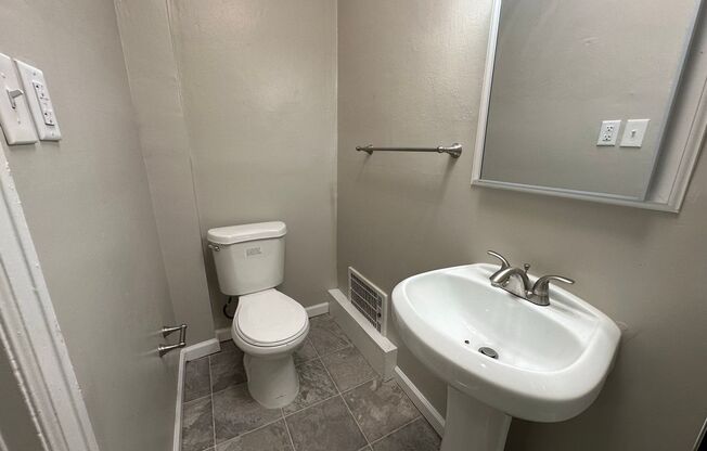 3 beds, 2 baths, 1,400 sqft, $1,750, Unit Unit 3-B