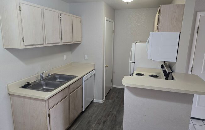 1 bed, 1 bath, $1,050, Unit Bldg. G