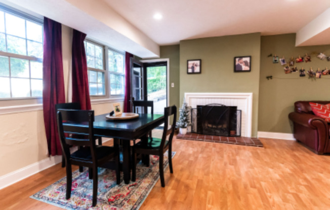 1219 GREENWAY CT