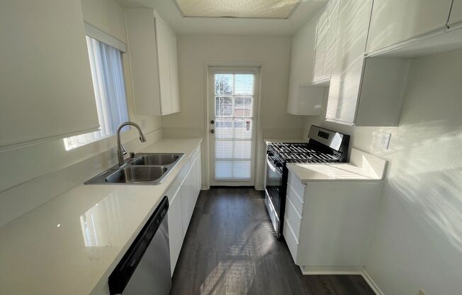 1 bed, 1 bath, 730 sqft, $2,395, Unit 301