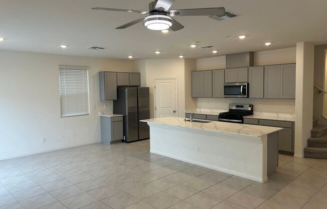 WOW! 5 BED + 3 FULL Bath in South LV!