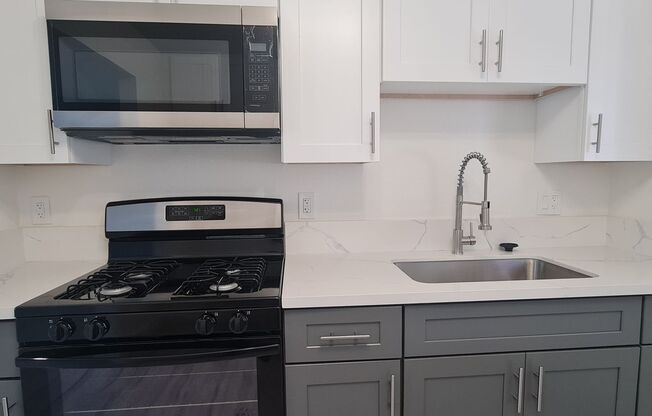 1 bed, 1 bath, $2,400, Unit 1473