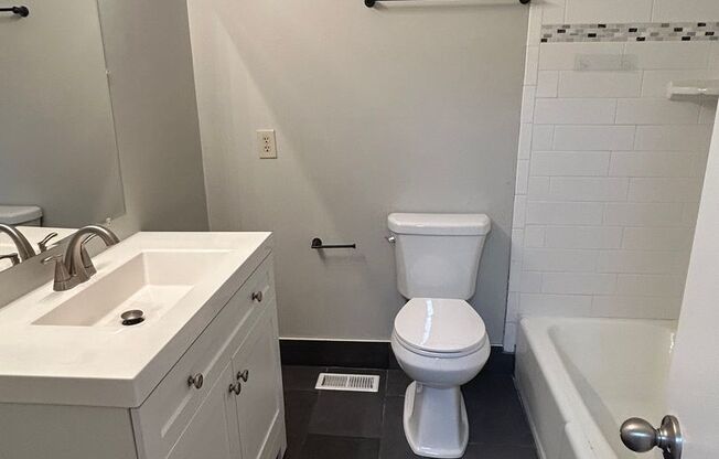 2 beds, 1.5 baths, 1,045 sqft, $1,200, Unit B4-01